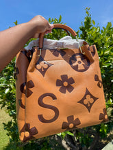 Load image into Gallery viewer, Large lux bags w/ mini pouch
