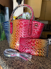 Load image into Gallery viewer, Medium Gator Print Bag
