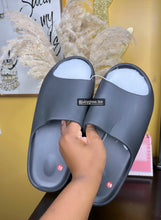 Load image into Gallery viewer, Foam Slides (size 10)
